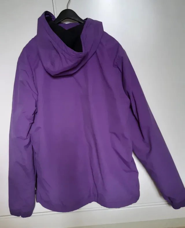 Cazadora Carhartt morada