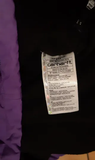 Cazadora Carhartt morada