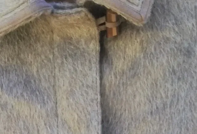 ABRIGO DE CABELLO NOBLE DE LLAMA BEIGE CLARO