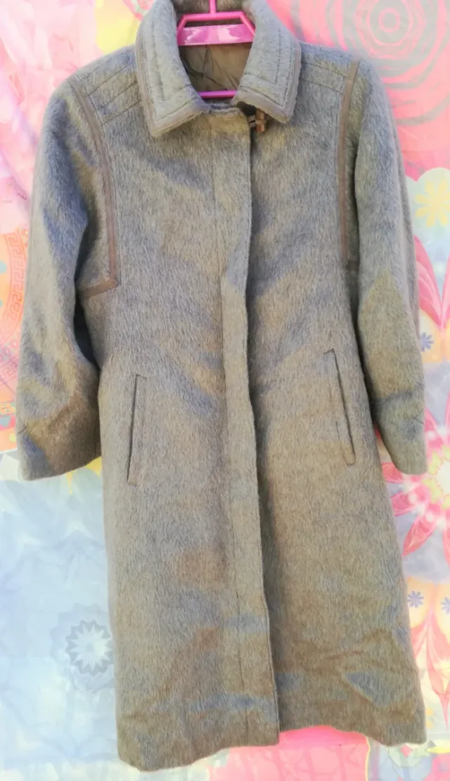 ABRIGO DE CABELLO NOBLE DE LLAMA BEIGE CLARO