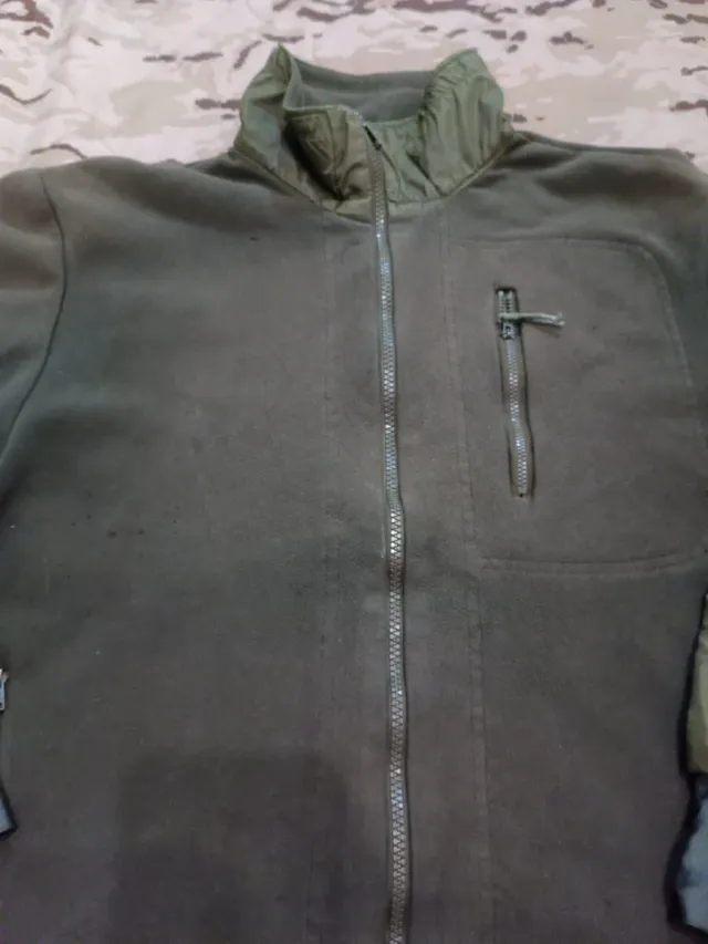 Chaqueta polar verde militar