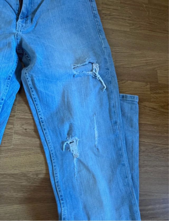 Jeans blu strappati