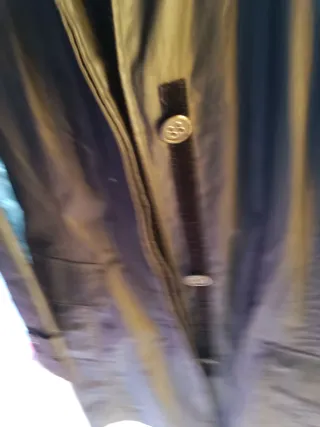 Gabardina mujer negra y gris