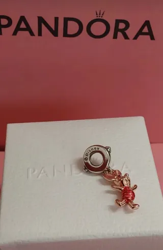 Charm Piglet Disney x Pandora con caja