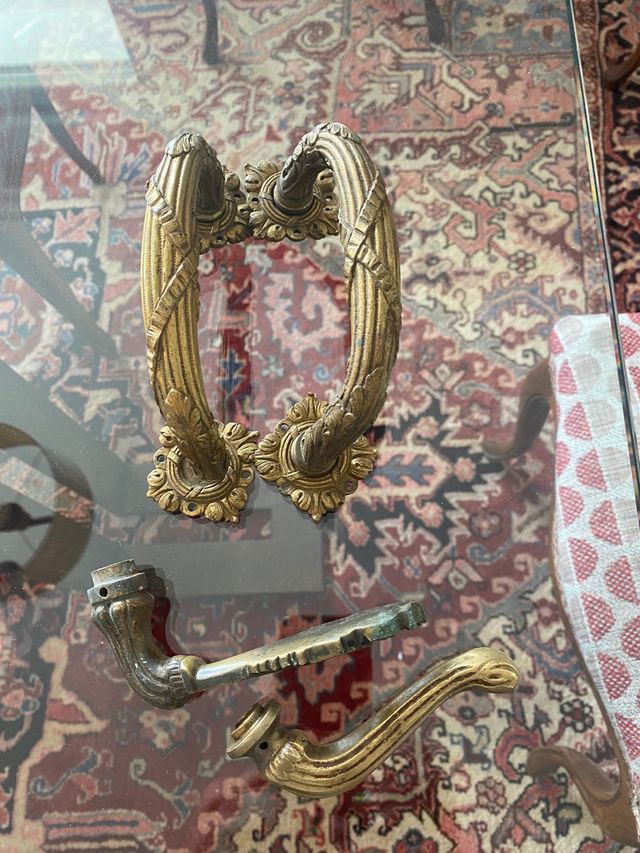 Tiradores de bronce antiguos