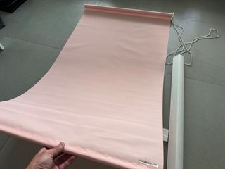 Estor enrollable rosa