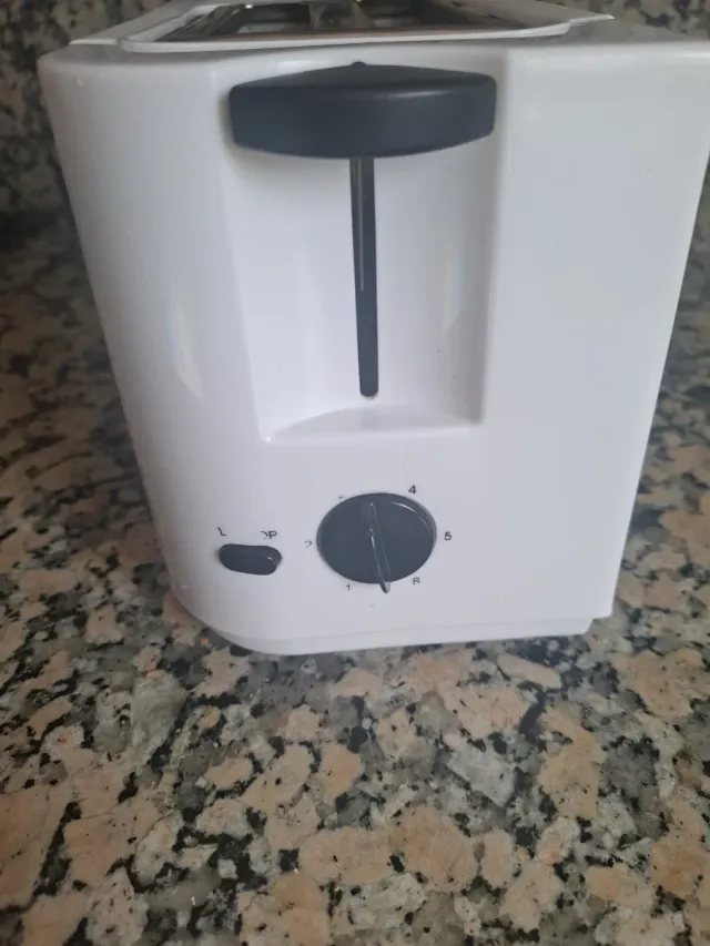 Tostadora KIWI blanca