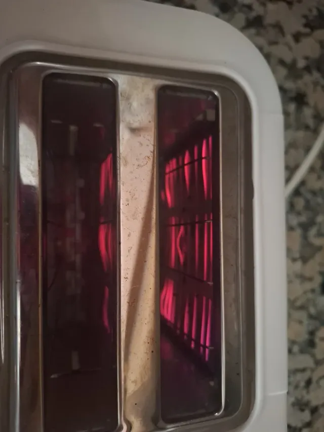 Tostadora KIWI blanca