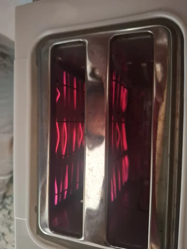 Tostadora KIWI blanca