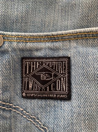 Vaqueros Levi's Engineered Twisted Icon Talla 31