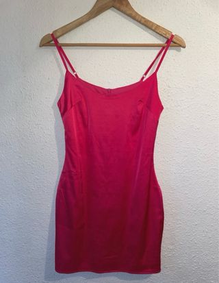 Mini vestido satinado fucsia
