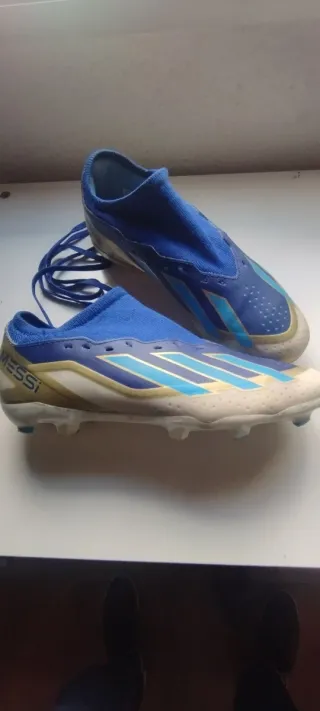 Botas de taco de fútbol Adidas Messi Azul. T.36