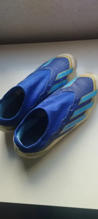 Botas de taco de fútbol Adidas Messi Azul. T.36