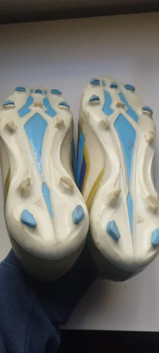 Botas de taco de fútbol Adidas Messi Azul. T.36