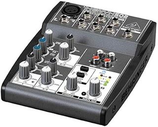 Mesa de mezclas Behringer Xenyx 502