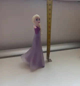 Bambola Elsa Frozen in plastica Kinder regina nevi