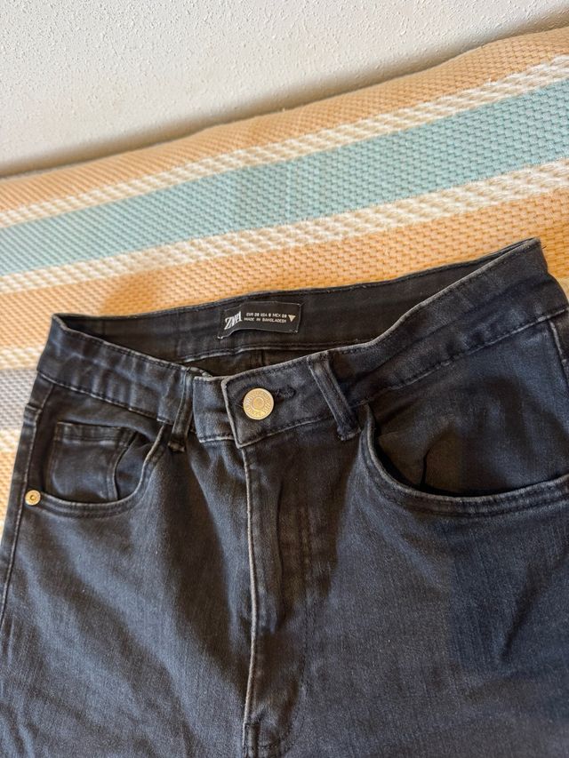 Vaqueros negros Zara