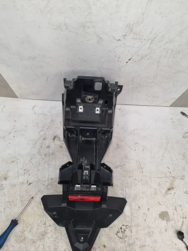 Honda ADV 350cc 2024 Guardabarros Trasero