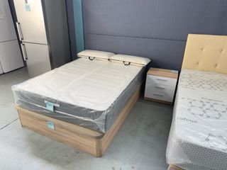 Canapé de madera y tela