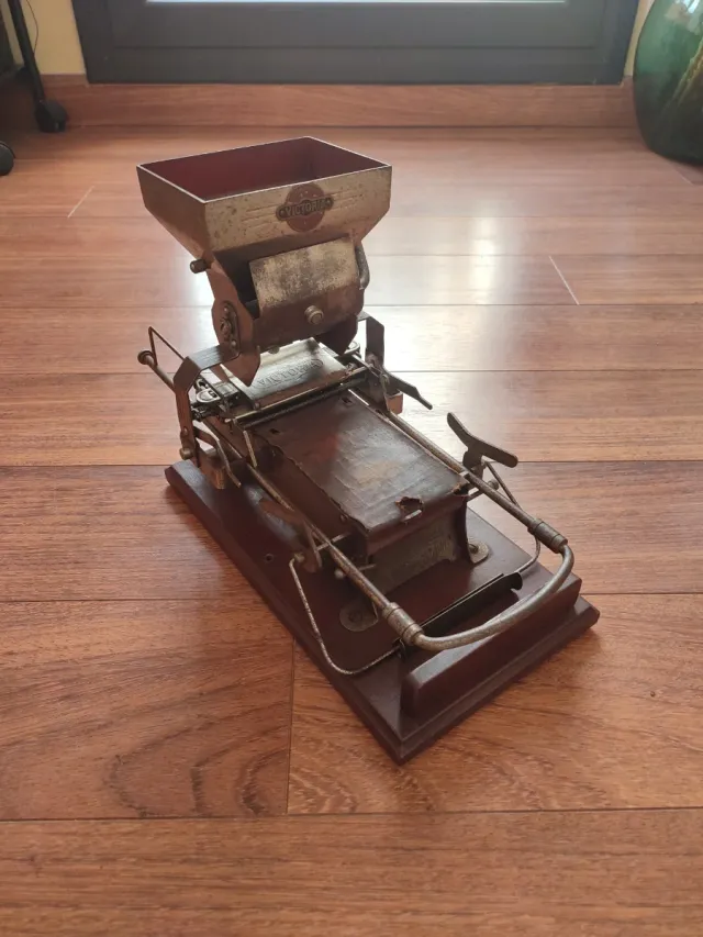 Máquina antigua de decoración