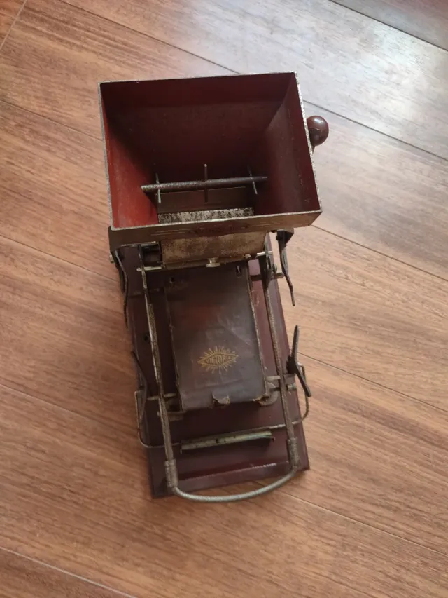 Máquina antigua de decoración