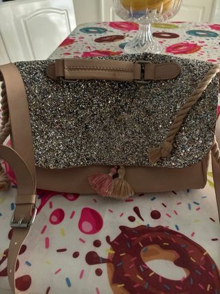 Bolso niña beige y plateado