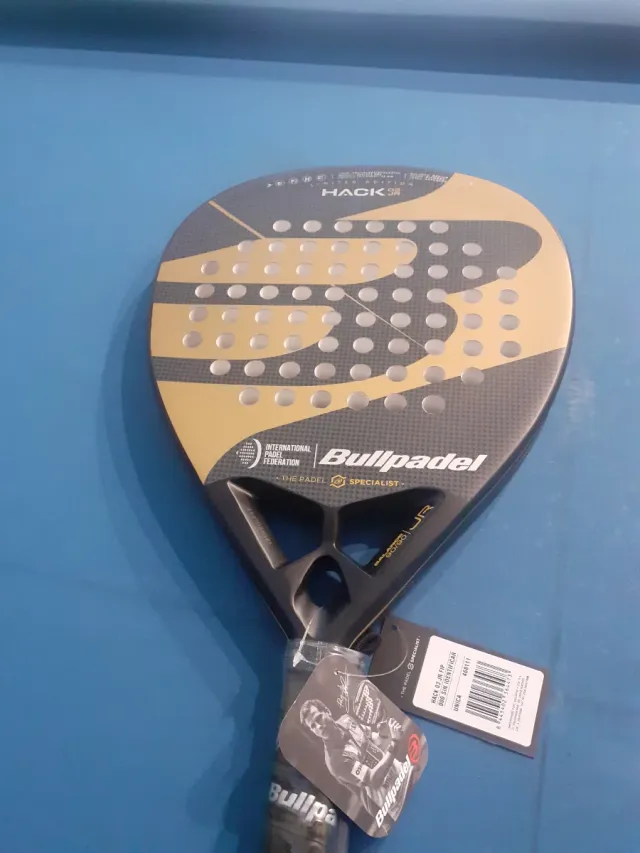 Pala de pádel Bullpadel Hack JR