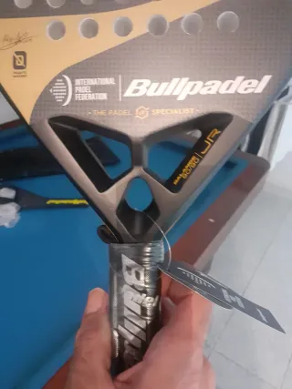 Pala de pádel Bullpadel Hack JR