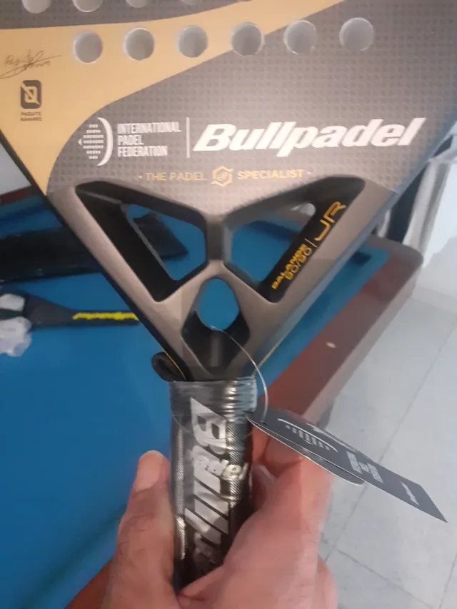 Pala de pádel Bullpadel Hack JR