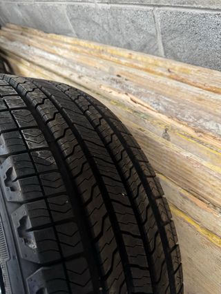 Llantas y Neumáticos Amarok 21 pulgadas