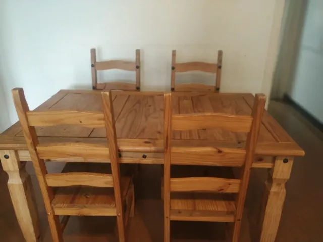Set tavolo in legno e 4 sedie