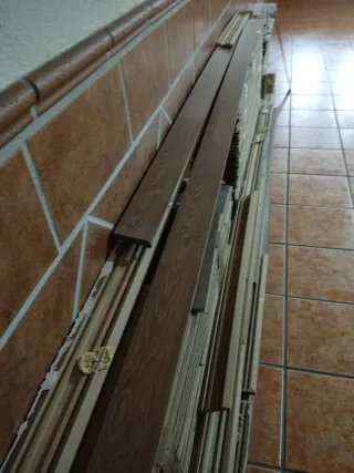 Tarima flotante nogal oscuro (aprox. 45m²)