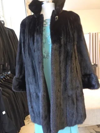 Chaquetón piel diamante negro Talla 48