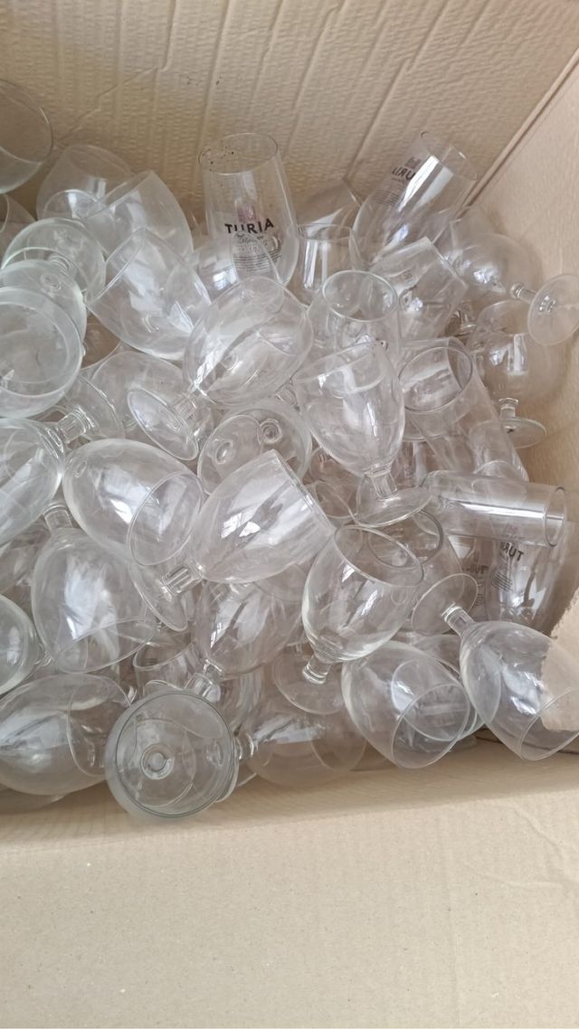 Lote de copas y vasos de cristal