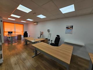 Nave industrial en alquiler en Silla