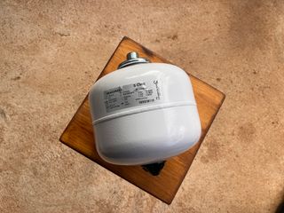 Bomba de agua Shurflo 12v y Vaso Expansion 5litros