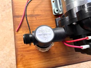 Bomba de agua Shurflo 12v y Vaso Expansion 5litros