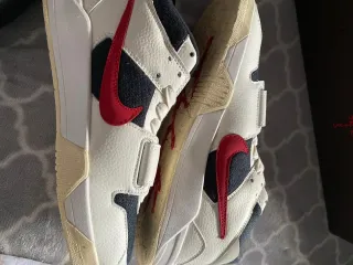 Nike Zapatillas Blancas y Rojas