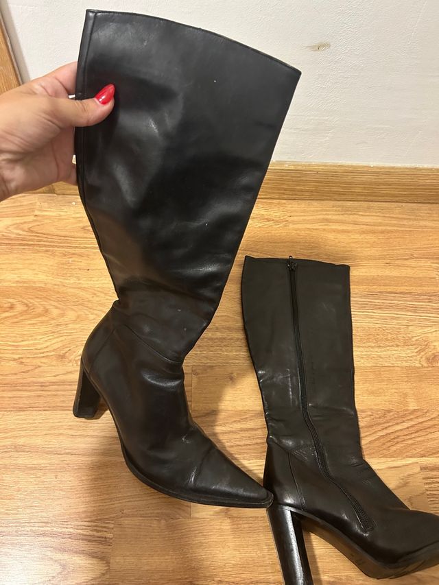 Botas de cuero Vibram talla 38