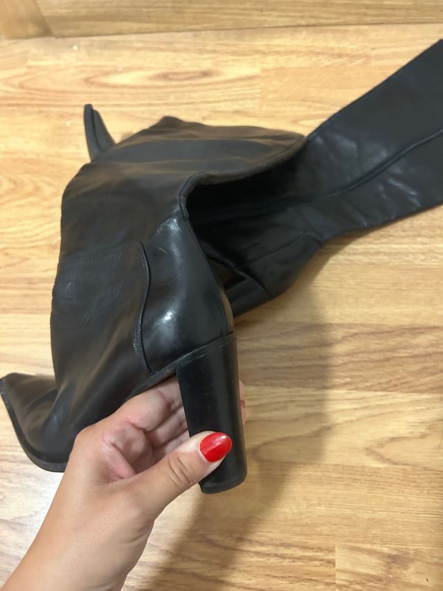 Botas de cuero Vibram talla 38