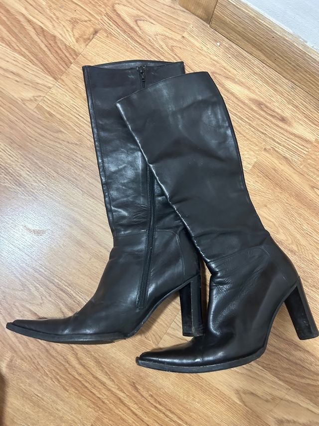 Botas de cuero Vibram talla 38