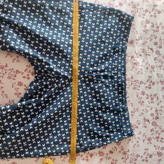 Pantalón estampado elástico azul , blanco y negro