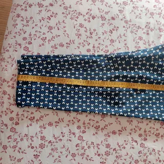 Pantalón estampado elástico azul , blanco y negro