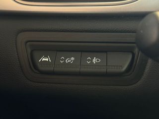 Renault Captur 1.0TCE 91CV TECHNO.- " AÑO 2024 ".- " SOLO 33.634 KM ".- " IMPECABLE ".- " GARANTÍA FABRICANTE RENAULT ".-" MUY EQUIPADO ".-" ETIQUETA VERDE (C) EURO-6AP ".-