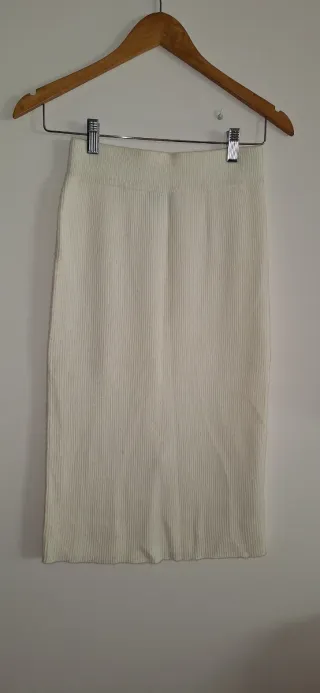 Falda de punto blanca