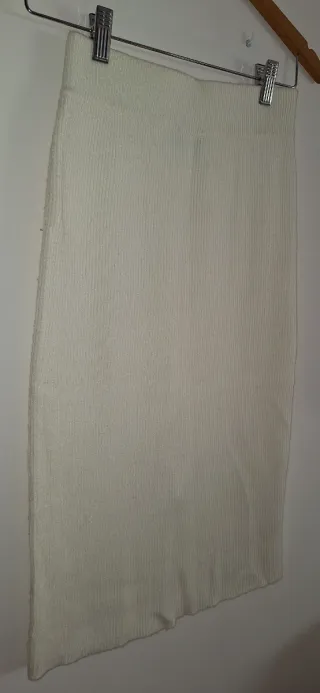 Falda de punto blanca