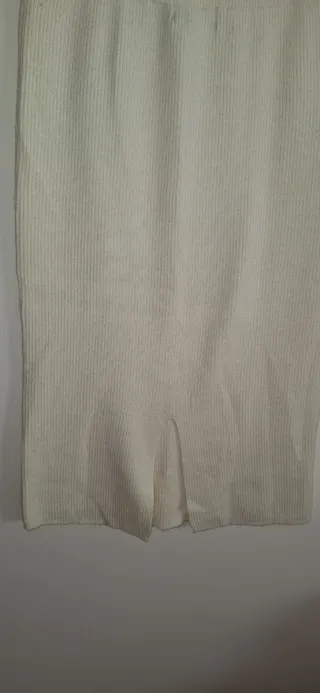 Falda de punto blanca