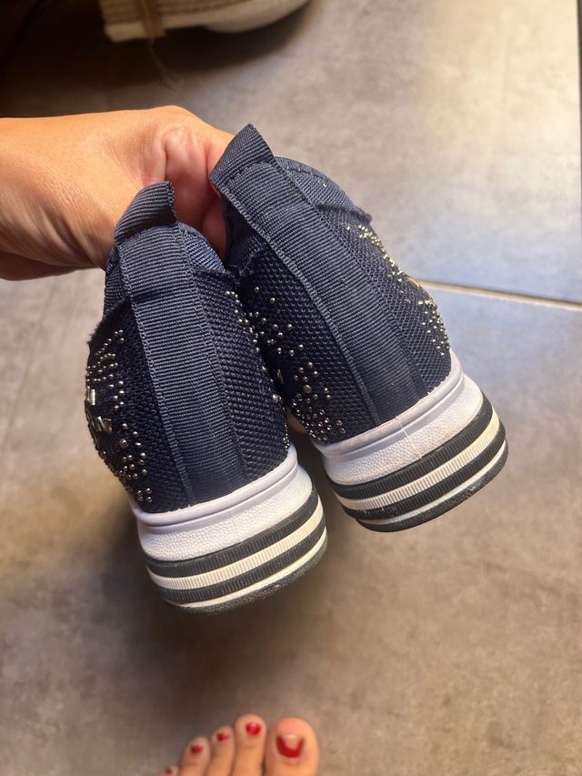 Zapatillas deportivas con pedrería T38