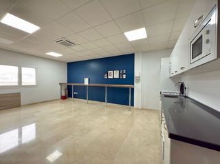 Oficina en venta en San Enrique-Guadiaro-Pueblo Nuevo en San Roque