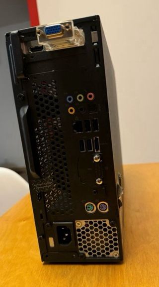 Estación de trabajo lista para reprogramar ECUs